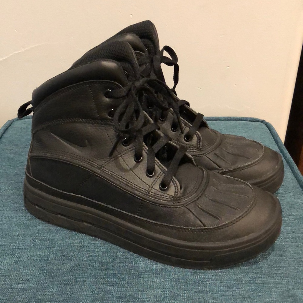 Nike water resistant shoes